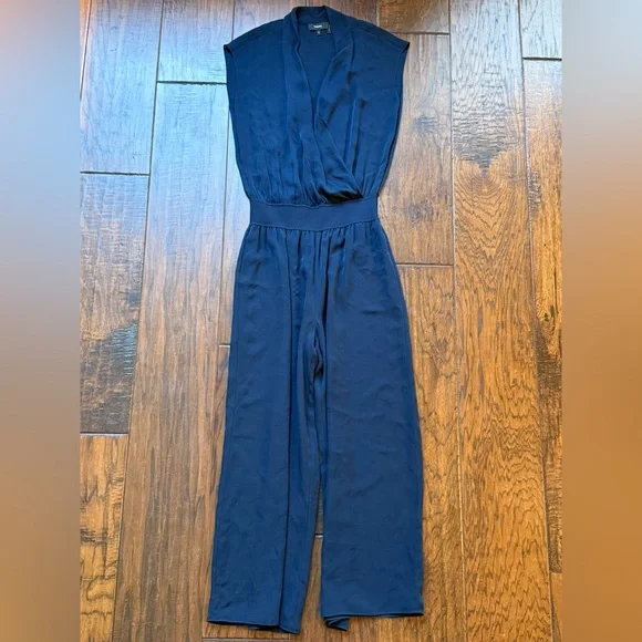 THEORY Women’s Draped Jumpsuit Navy 100% Silk Cropped Travel - Picture 3 of 9
